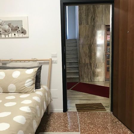 Studio 25 Apartment - Near Metro M3 Milan Luaran gambar