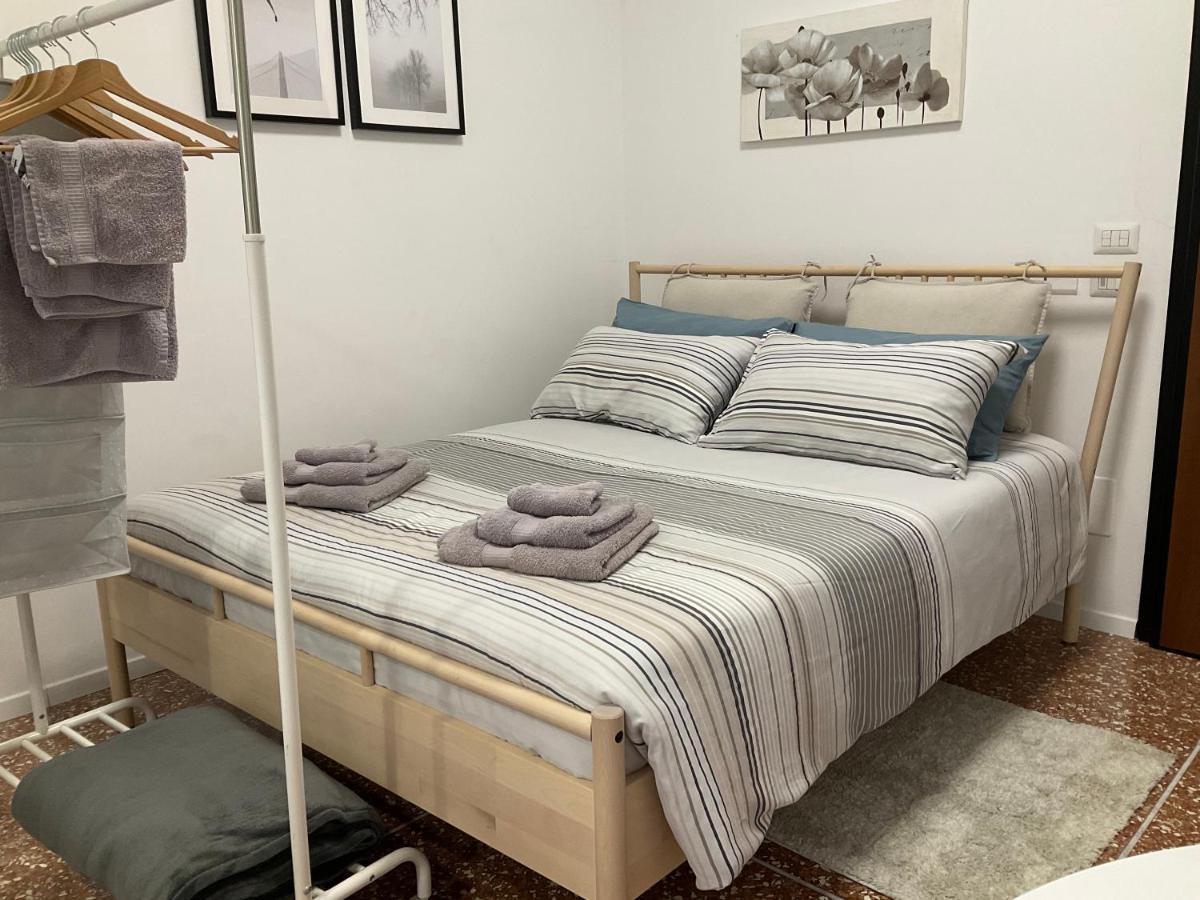 Studio 25 Apartment - Near Metro M3 Milan Luaran gambar