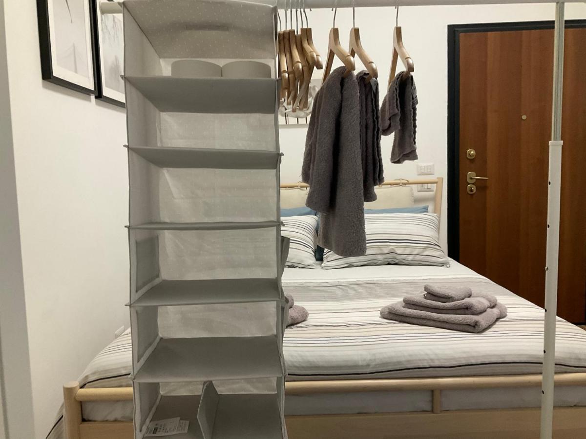 Studio 25 Apartment - Near Metro M3 Milan Luaran gambar