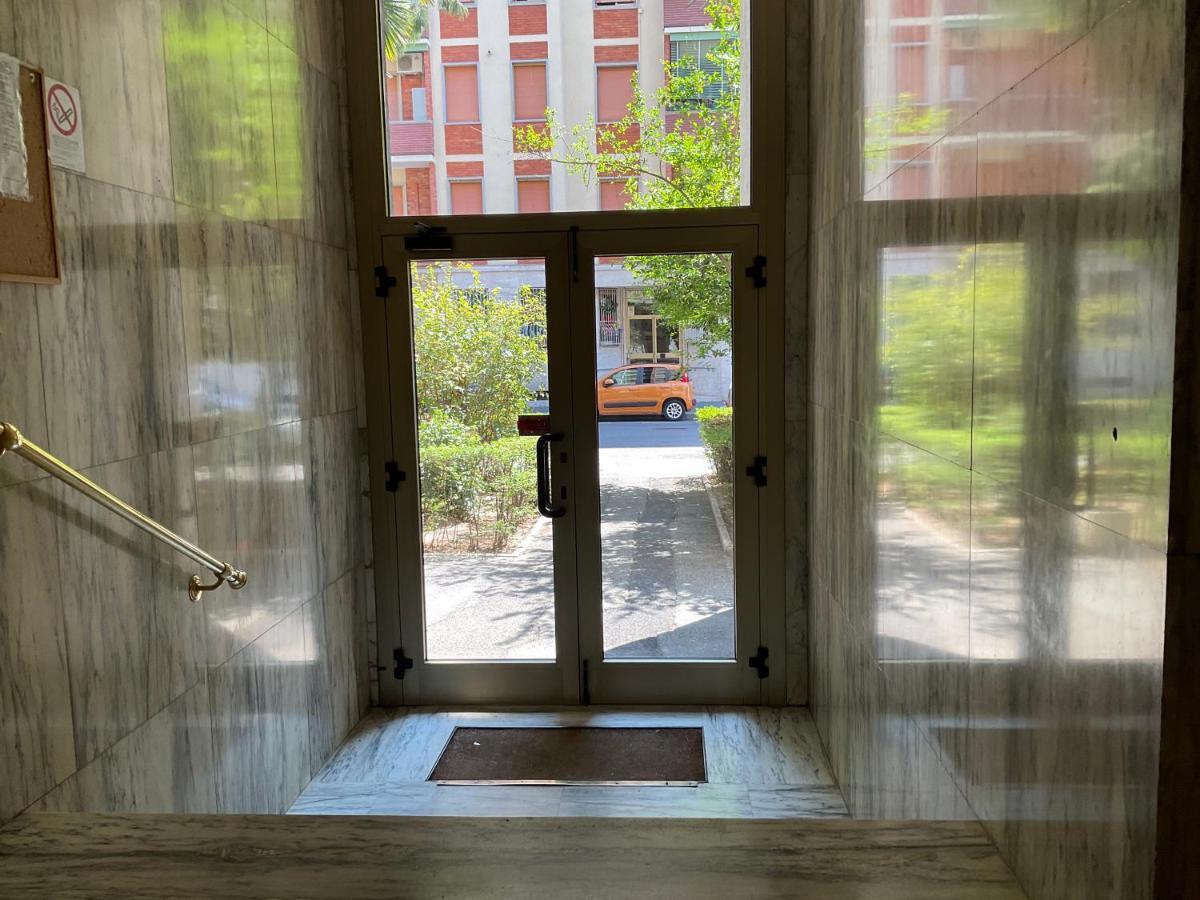 Studio 25 Apartment - Near Metro M3 Milan Luaran gambar
